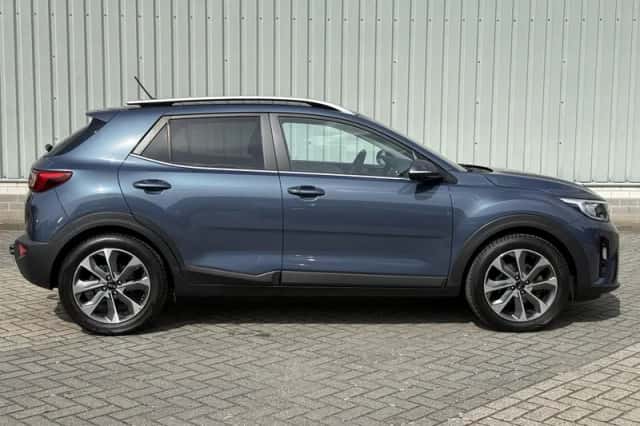 Kia Stonic (2018) thumbnail 11