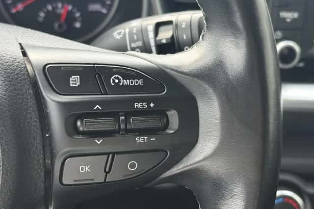 Kia Stonic (2018) thumbnail 18