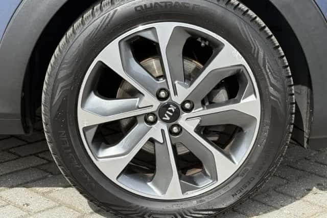 Kia Stonic (2018) thumbnail 25