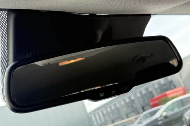 Kia Stonic (2018) thumbnail 9