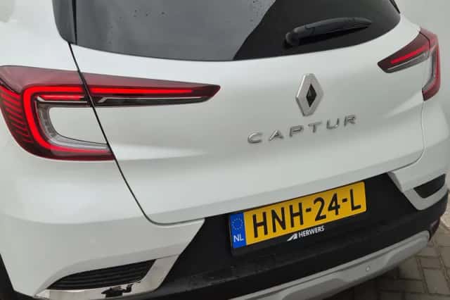 Renault Captur (2024) thumbnail 25