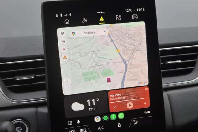 Renault Captur (2024) thumbnail 5
