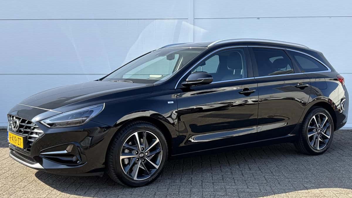Hyundai i30 (2023) — foto 1
