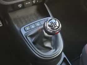 Hyundai i10 (2023) thumbnail 17