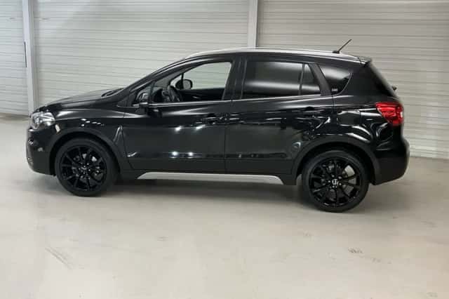Suzuki S-Cross (2019) thumbnail 9