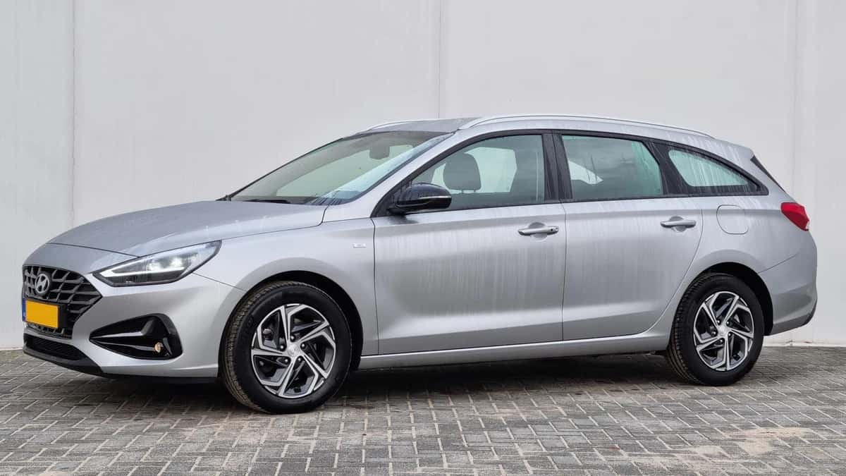 Hyundai i30 (2023) — foto 1
