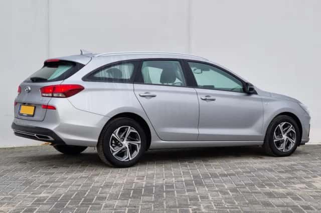 Hyundai i30 (2023) thumbnail 3