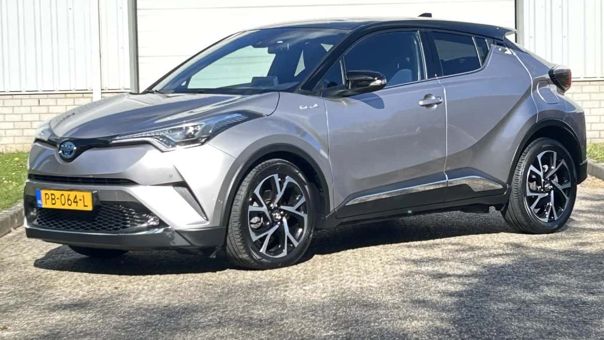 Toyota C-HR (2017) — foto 1