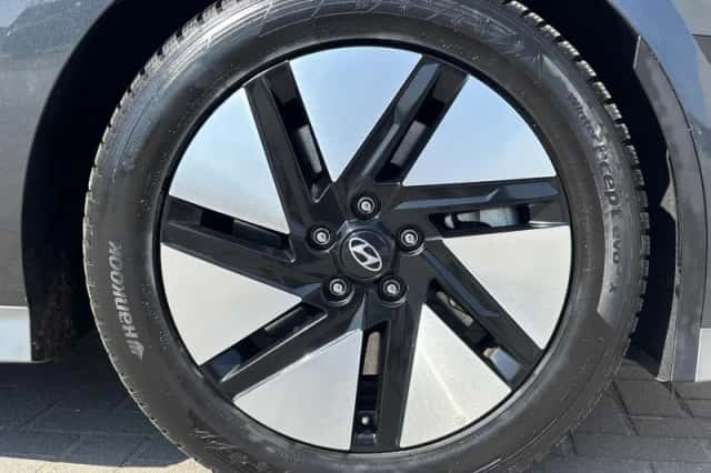 Hyundai Ioniq 6 (2023) thumbnail 17