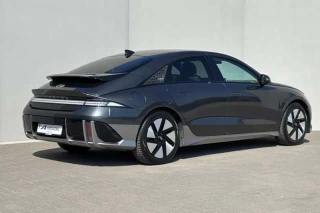 Hyundai Ioniq 6 (2023) thumbnail 3