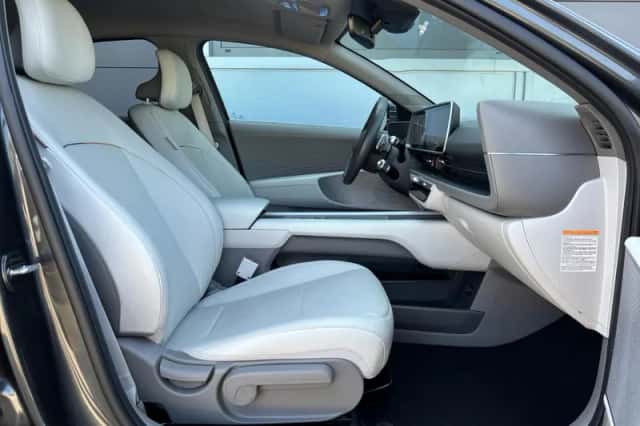 Hyundai Ioniq 6 (2023) thumbnail 34