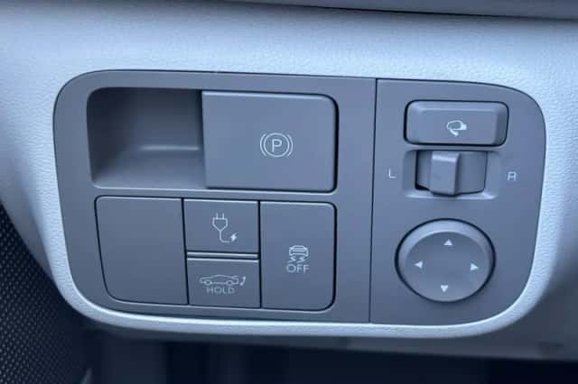 Hyundai Ioniq 6 (2023) thumbnail 40