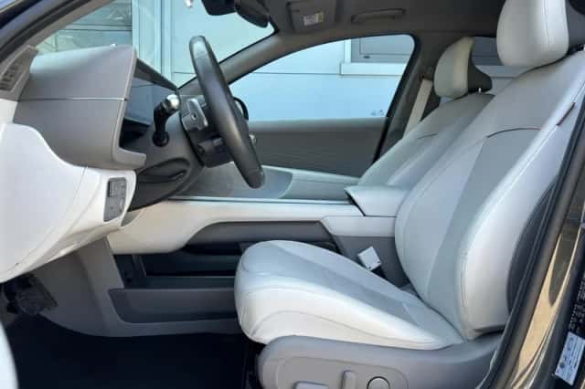 Hyundai Ioniq 6 (2023) thumbnail 8