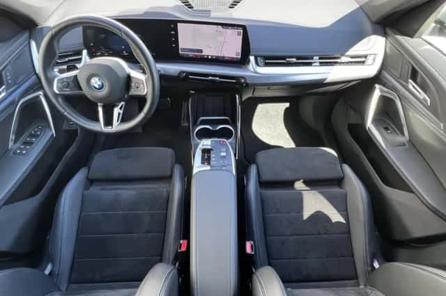 BMW X1 (2024) thumbnail 2