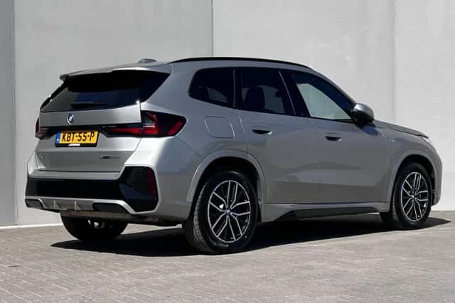 BMW X1 (2024) thumbnail 3