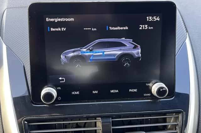 Mitsubishi Eclipse Cross (2022) thumbnail 33