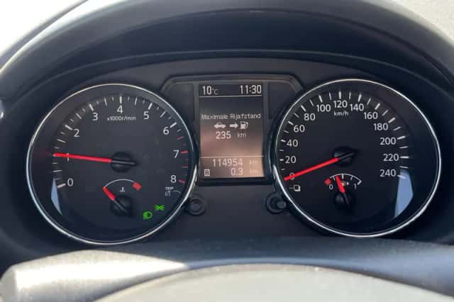 Nissan Qashqai (2010) thumbnail 19