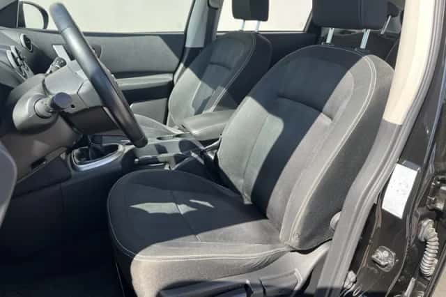 Nissan Qashqai (2010) thumbnail 6