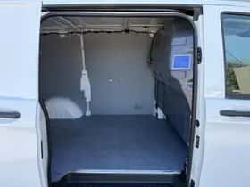 Mercedes-Benz Vito (2019) thumbnail 32