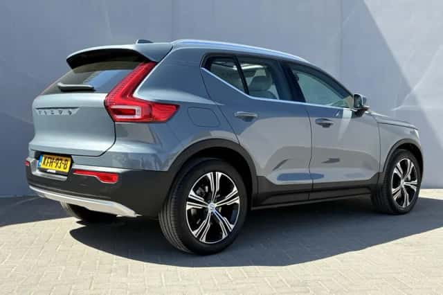 Volvo XC40 (2020) thumbnail 3