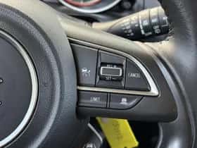 Suzuki Swift (2022) thumbnail 12