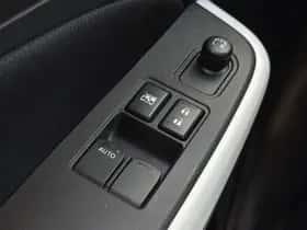 Suzuki Swift (2022) thumbnail 15