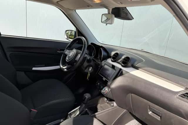 Suzuki Swift (2022) thumbnail 35