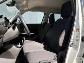 Suzuki Swift (2022) thumbnail 8
