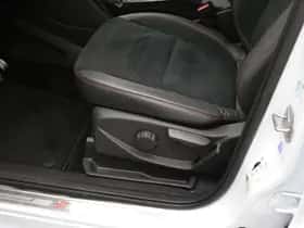 Ford Kuga (2018) thumbnail 32