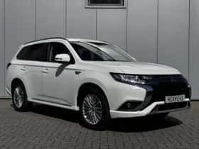 Mitsubishi Outlander (2021) thumbnail 17