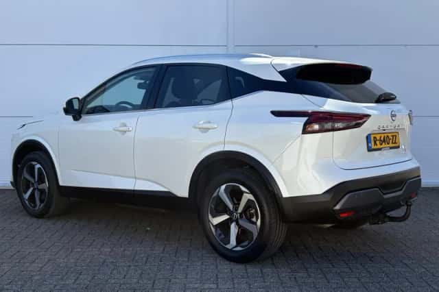 Nissan Qashqai (2023) thumbnail 3
