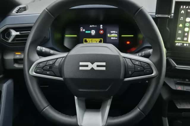 Dacia Duster (2025) thumbnail 11