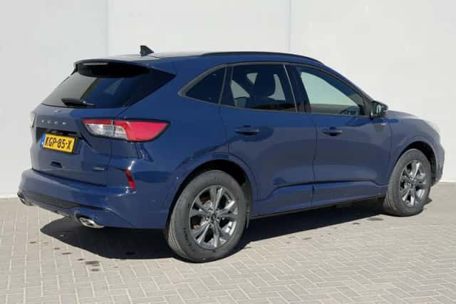 Ford Kuga (2023) thumbnail 3