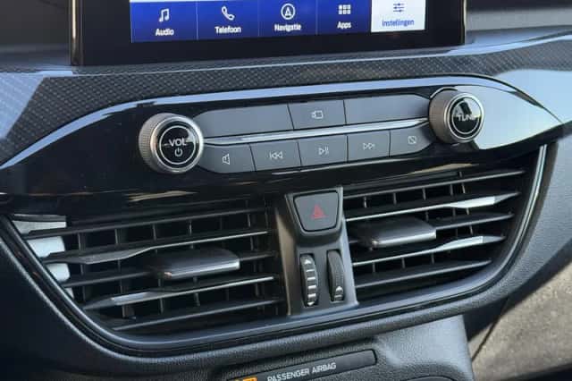 Ford Kuga (2023) thumbnail 29