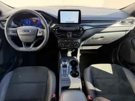 Ford Kuga (2023) thumbnail 5