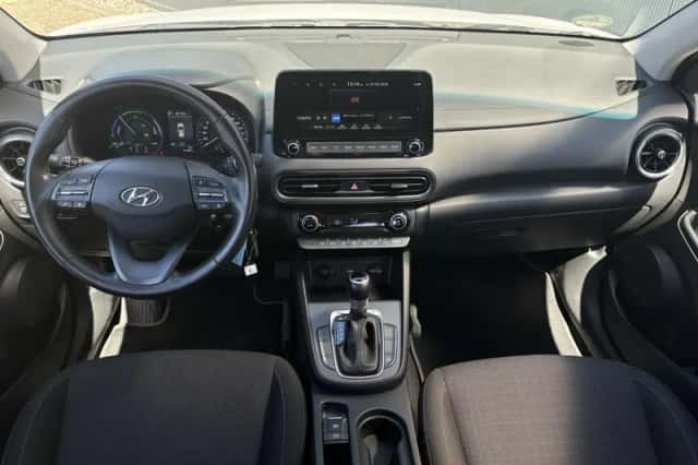 Hyundai Kona (2022) thumbnail 2