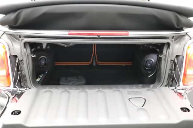 MINI Cabrio (2018) thumbnail 14