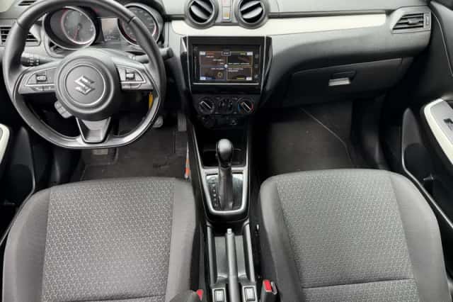 Suzuki Swift (2018) thumbnail 2
