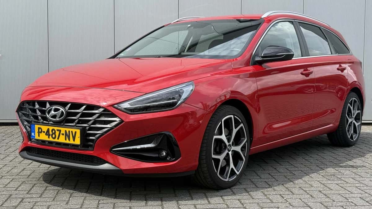 Hyundai i30 (2022) — foto 1