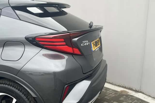 Toyota C-HR (2021) thumbnail 25
