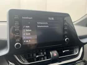 Toyota C-HR (2021) thumbnail 41
