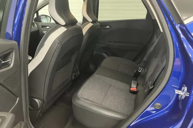 Renault Captur (2021) thumbnail 8