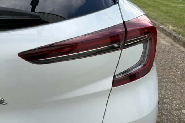 Renault Captur (2020) thumbnail 38
