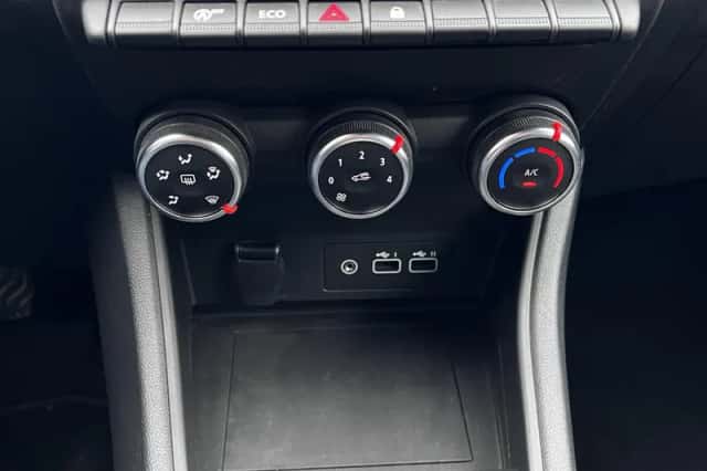 Renault Captur (2023) thumbnail 11