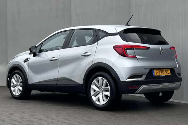 Renault Captur (2023) thumbnail 19