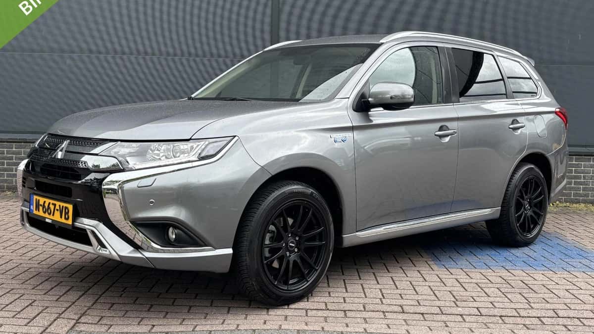 Mitsubishi Outlander (2021) — foto 1