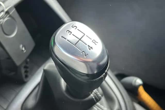 Renault Captur (2018) thumbnail 25