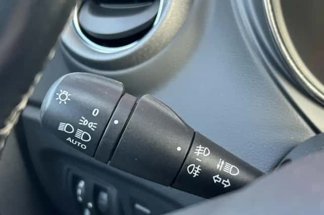 Renault Captur (2018) thumbnail 28