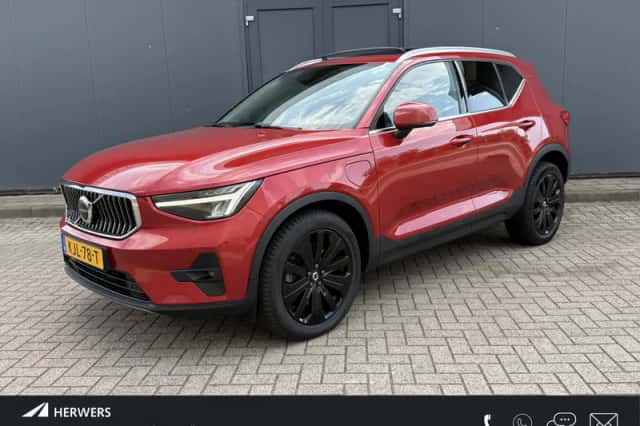 Volvo XC40 (2023) thumbnail 1