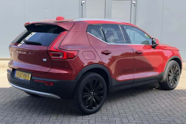 Volvo XC40 (2023) thumbnail 3